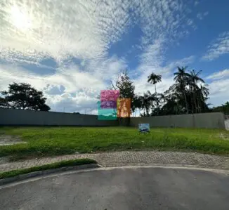 Terreno em Joinville, América - Condomínio Village Arp